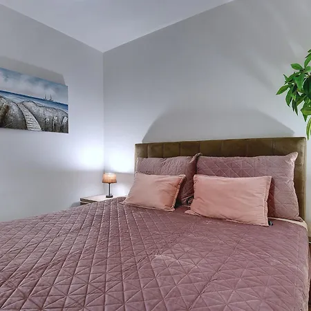 Modern With Private Balcony And Sea View Apartment